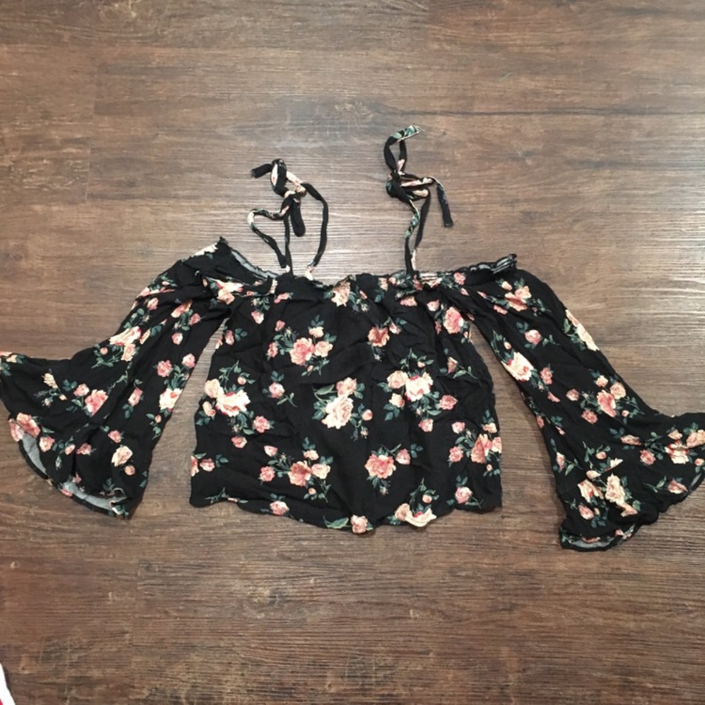 4 for $20✨ American Eagle Flower Top